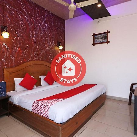 Oyo 77137 Hotle Castle Inn 뭄바이 외부 사진