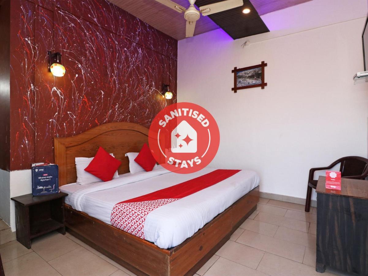 Oyo 77137 Hotle Castle Inn 뭄바이 외부 사진