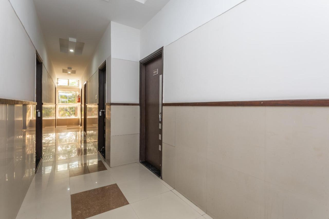 Oyo 77137 Hotle Castle Inn 뭄바이 외부 사진